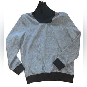 H&M Mens Medium Comfy Gray & Black Pullover with Collard Neck